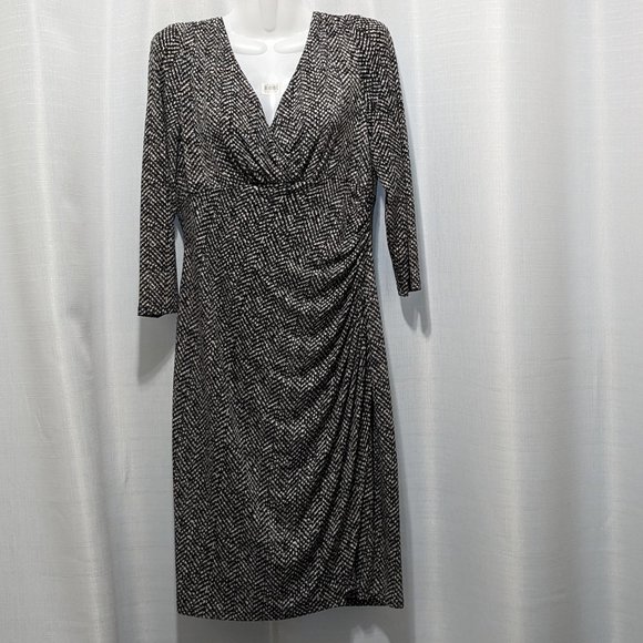 Lauren Ralph Lauren Ruched Dress 10 Black White Gray Wrap V Neckline 3/4 Sleeves - Picture 5 of 14